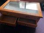 Grenen Salontafel met glasplaat vitrinelade en 2 lades, Huis en Inrichting, Ophalen, Gebruikt, 50 tot 100 cm, 100 tot 150 cm