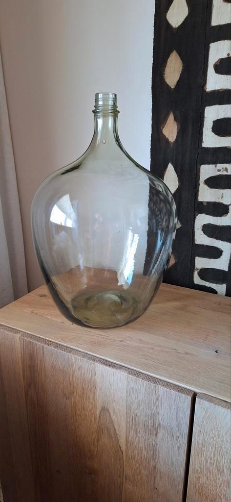Een oude wijnfles/vaas, Huis en Inrichting, Woonaccessoires | Vazen, Zo goed als nieuw, Overige kleuren, 50 tot 75 cm, Glas, Ophalen