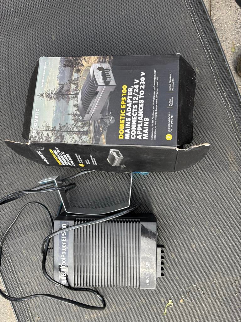 Dometic EPS 100 netadapter 12/24V naar 230V, Caravans en Kamperen, Camper-accessoires, Verzenden, Gebruikt