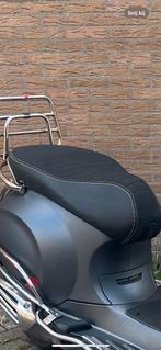 Vespa sprint/primavera zadel orgineel, Fietsen en Brommers, Ophalen, Nieuw, Benzine, Overige modellen