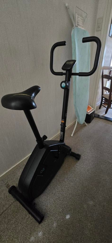 Hometrainer - Gebruikt met scheur in zadel, Ophalen, Gebruikt, Metaal, Benen