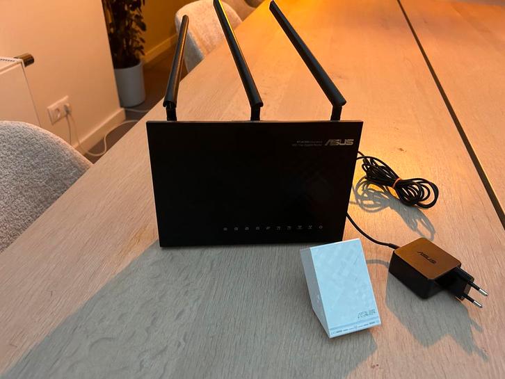 Asus RT-AC68U Dual-Band Gigabit WiFi Router, Computers en Software, Routers en Modems, Gebruikt, Router, Ophalen of Verzenden