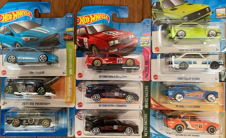 Hot Wheels 1/64 Ford: Fiesta, Focus, Escort, Anglia, Sierra, Hobby en Vrije tijd, Modelauto's | Overige schalen, Zo goed als nieuw