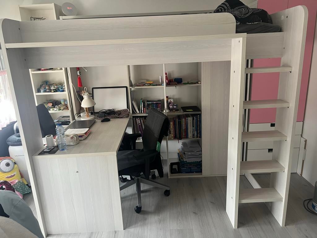 ZGAN! Hoogslaper met bureau en kast, licht, hout, €99,99, Ophalen, Zo goed als nieuw, Hoogslaper