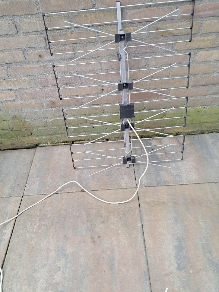 UHF antenne, Telecommunicatie, Antennes en Masten, Zo goed als nieuw, Antenne, Ophalen