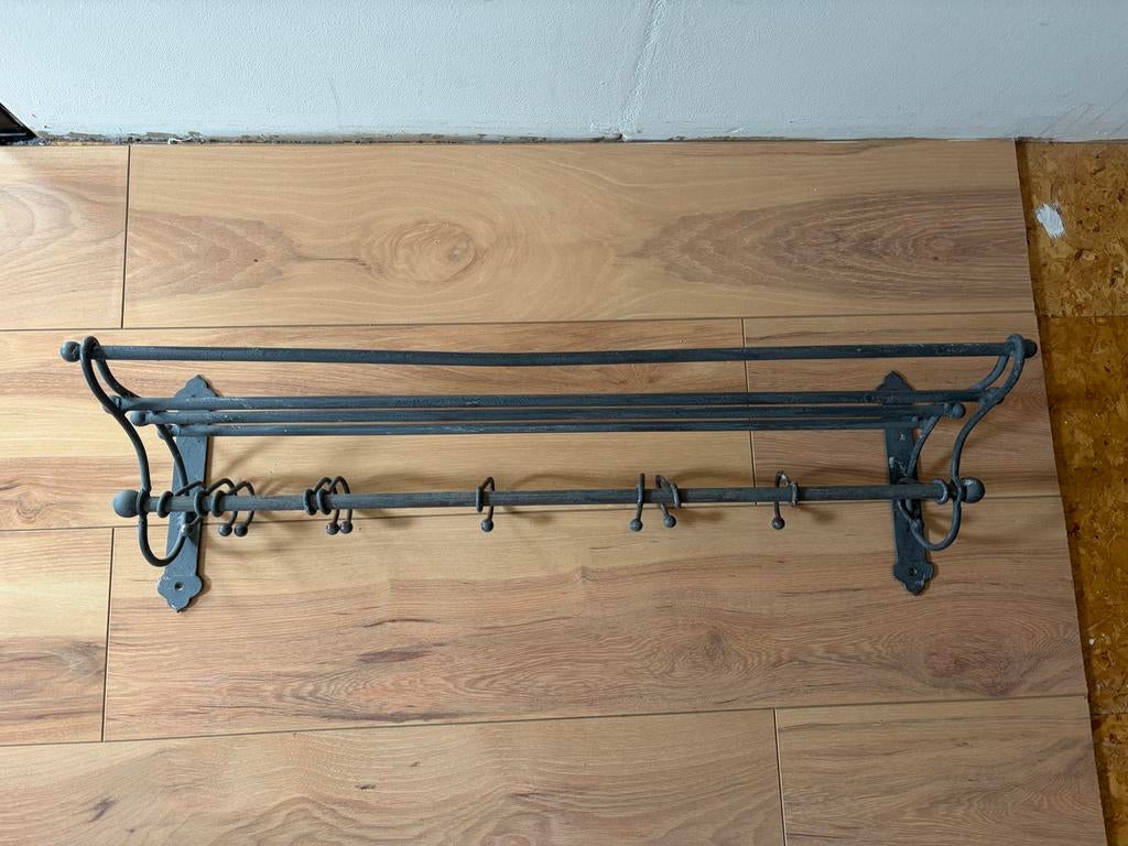 Metalen wandkapstok met hoedenplank en haken, Huis en Inrichting, Woonaccessoires | Kapstokken, Wandkapstok, Ophalen of Verzenden
