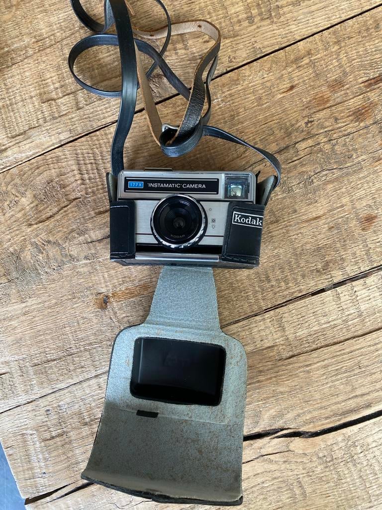Kodak Instamatic 177X camera met hoesje, Ophalen of Verzenden, Gebruikt, Compact, Kodak