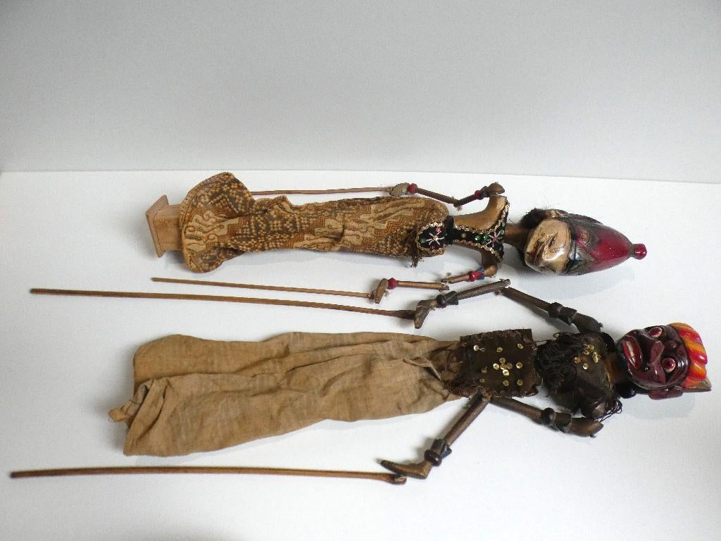 Te koop 2 oude Wajang poppen, Ophalen of Verzenden