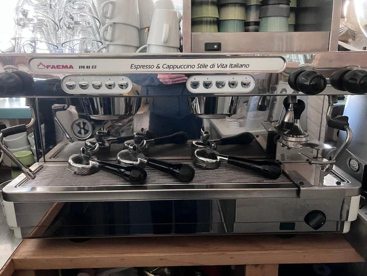 T.E.A.B  Faema E98 Espresso machine, Witgoed en Apparatuur, Koffiezetapparaten, Gebruikt, Koffiebonen, Espresso apparaat, 10 kopjes of meer