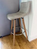 Barkrukken, 3 stuks., Huis en Inrichting, Barkrukken, Ophalen, Gebruikt, Hout, 60 tot 90 cm