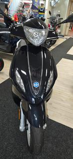 2.x.piaggio New fly, s, Fietsen en Brommers, Scooters | Piaggio, Ophalen, Benzine, Fly