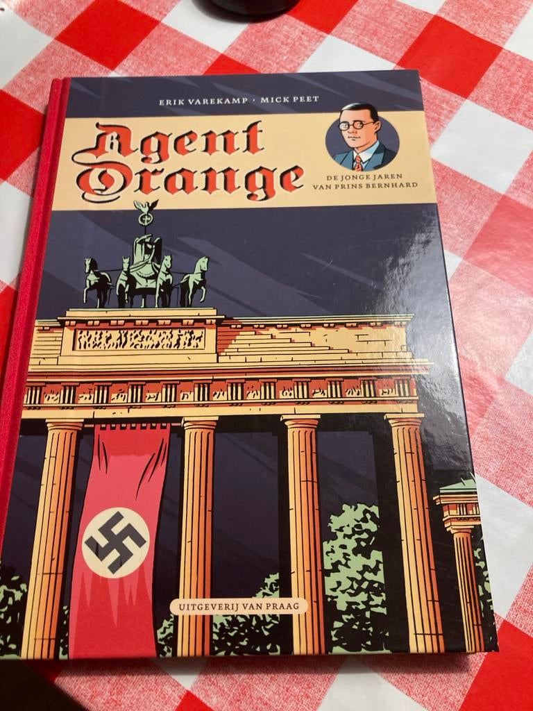 Agent Orange - Erik Varekamp & Mick Peet, Ophalen of Verzenden, 20e eeuw of later, Zo goed als nieuw