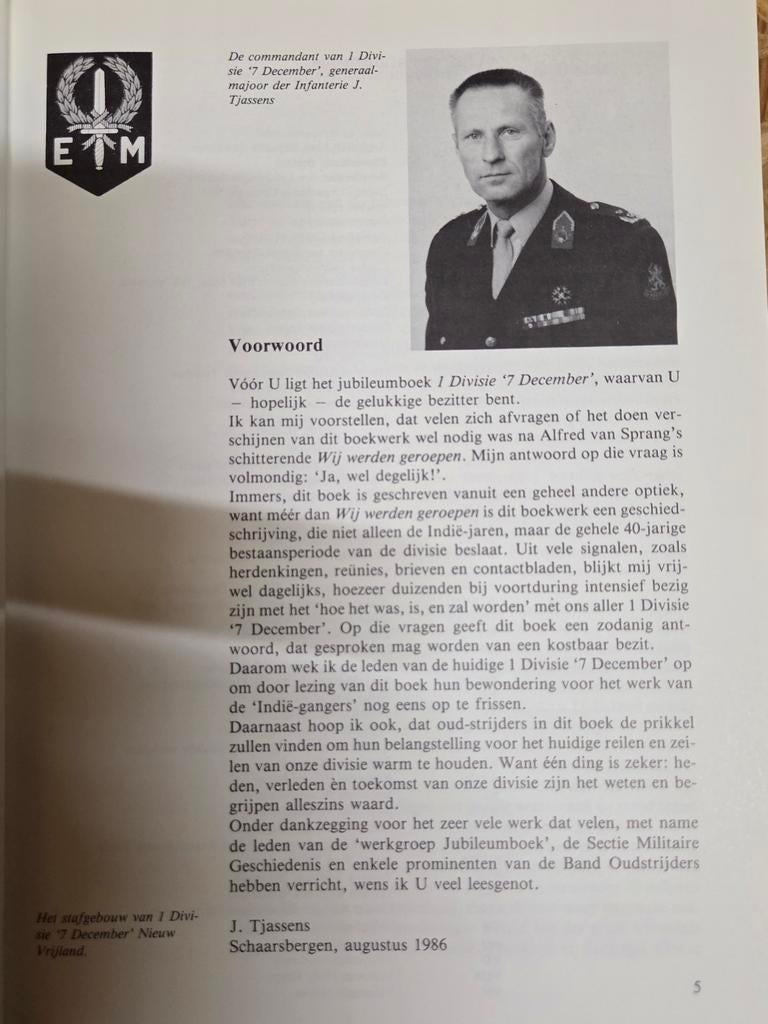 1 Divisie '7 December' 1946-1986 - De Bataafsche Leeuw, Boeken, Ophalen of Verzenden, Zo goed als nieuw, Dr. C.M. Schulten, Drs. H.L. Zwitzer, Drs. J. Hoffenaar