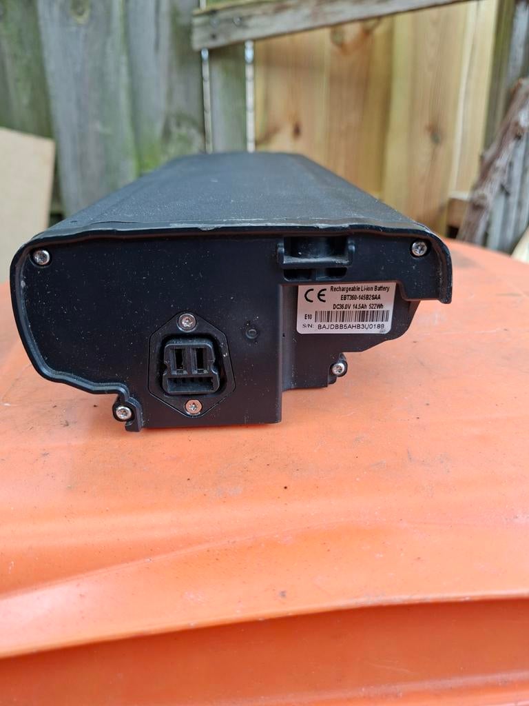 Stella Elektrische Fiets Accu Met lader., Fietsen en Brommers, Fietsaccessoires | Fietsaccu's, Ophalen, Zo goed als nieuw