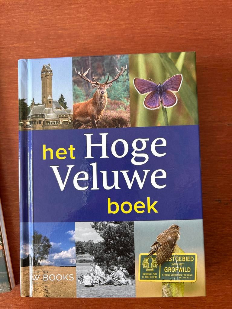 Het Hoge Veluwe Boek & Jachthuis Sint Hubertus, Ophalen of Verzenden, Zo goed als nieuw, Wandel- of Recreatiegebieden