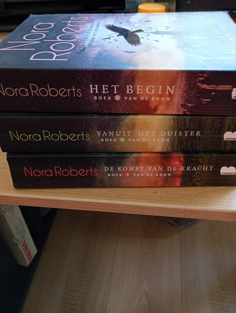 Nora Roberts - Van de Bron trilogie (3 boeken), Ophalen, Zo goed als nieuw