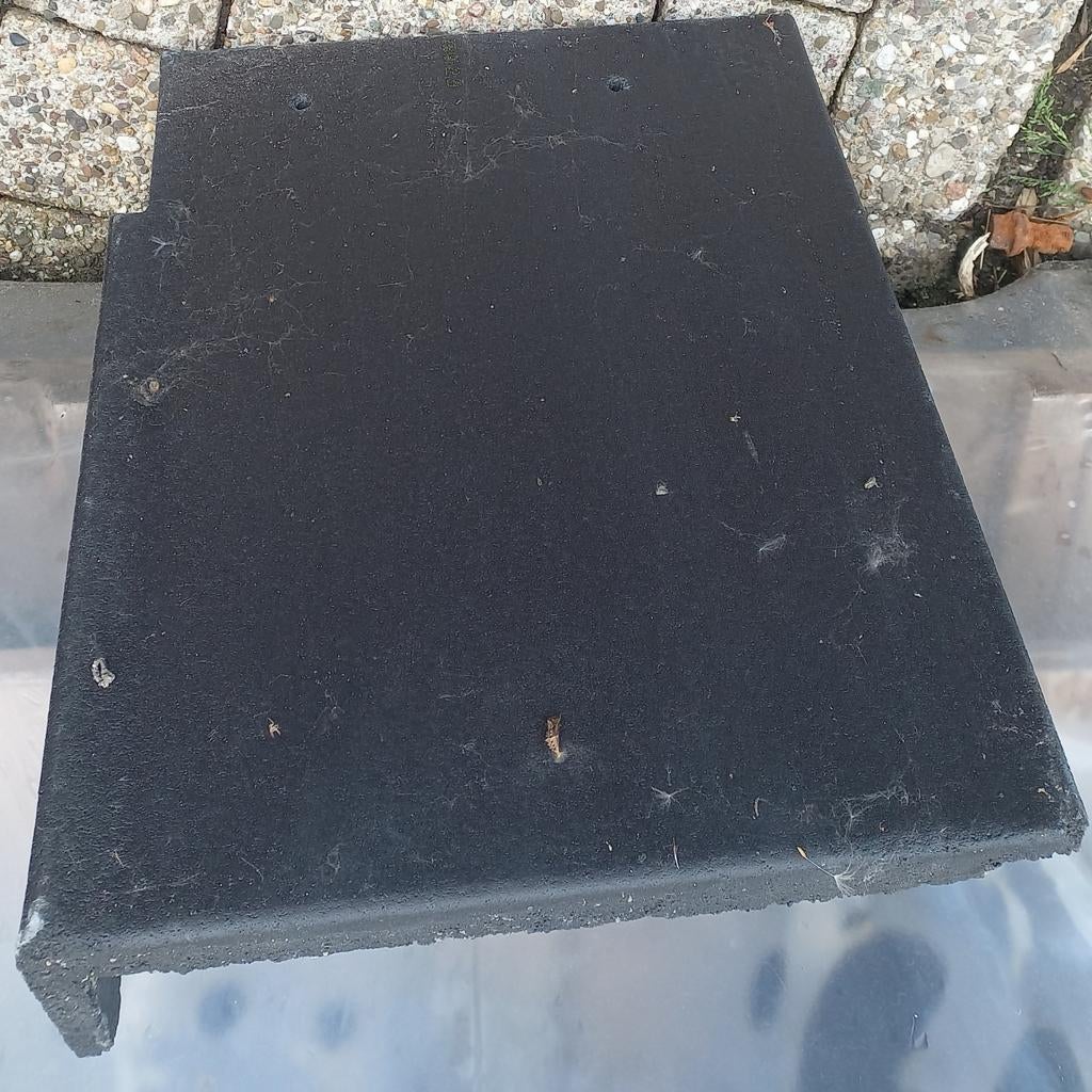 Halve gevelpannen Monier Tegalit *nieuw*, Ophalen, Steen of Klei, Zwart, Nieuw