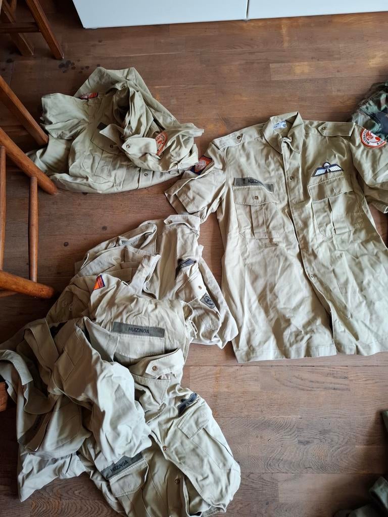 Militaire spullen: kleding, helm en schoenen, Ophalen of Verzenden, Landmacht, Nederland, Helm of Baret