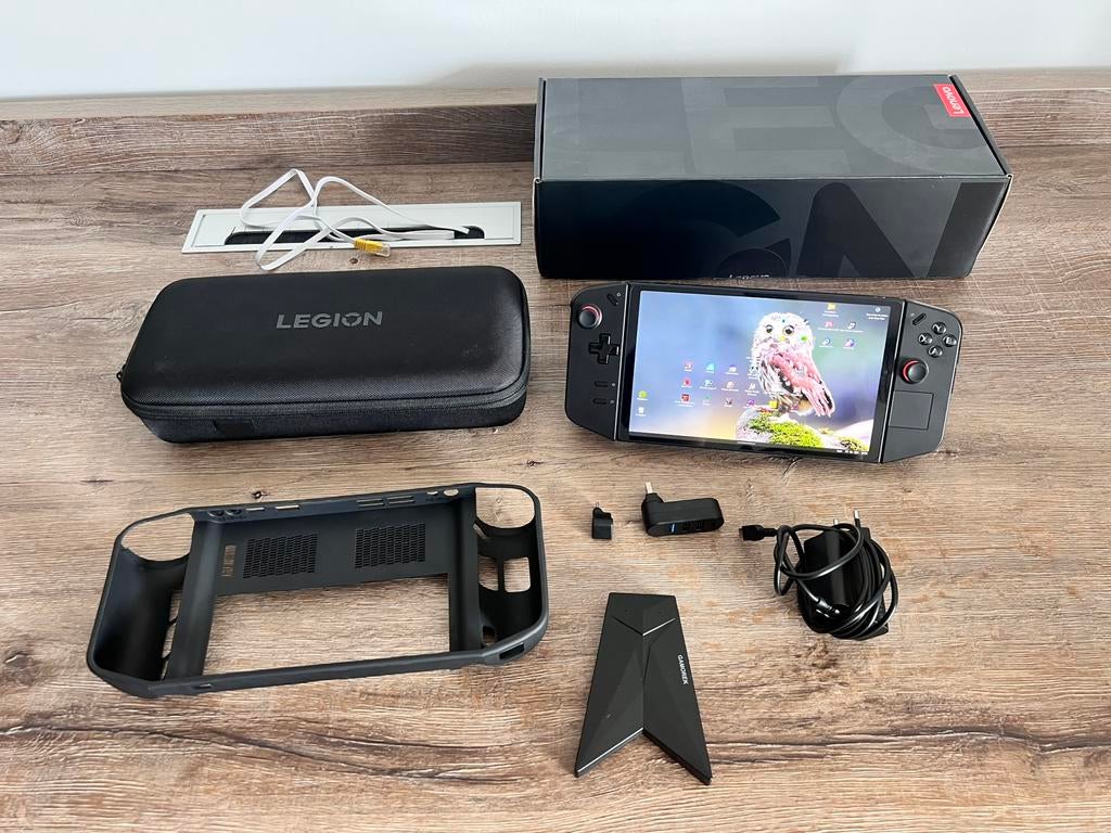 LEGION GO 1TB WINDOWS - met accessoires️❗️, Spelcomputers en Games, Spelcomputers | Overige, Ophalen of Verzenden, Lenovo, Zo goed als nieuw