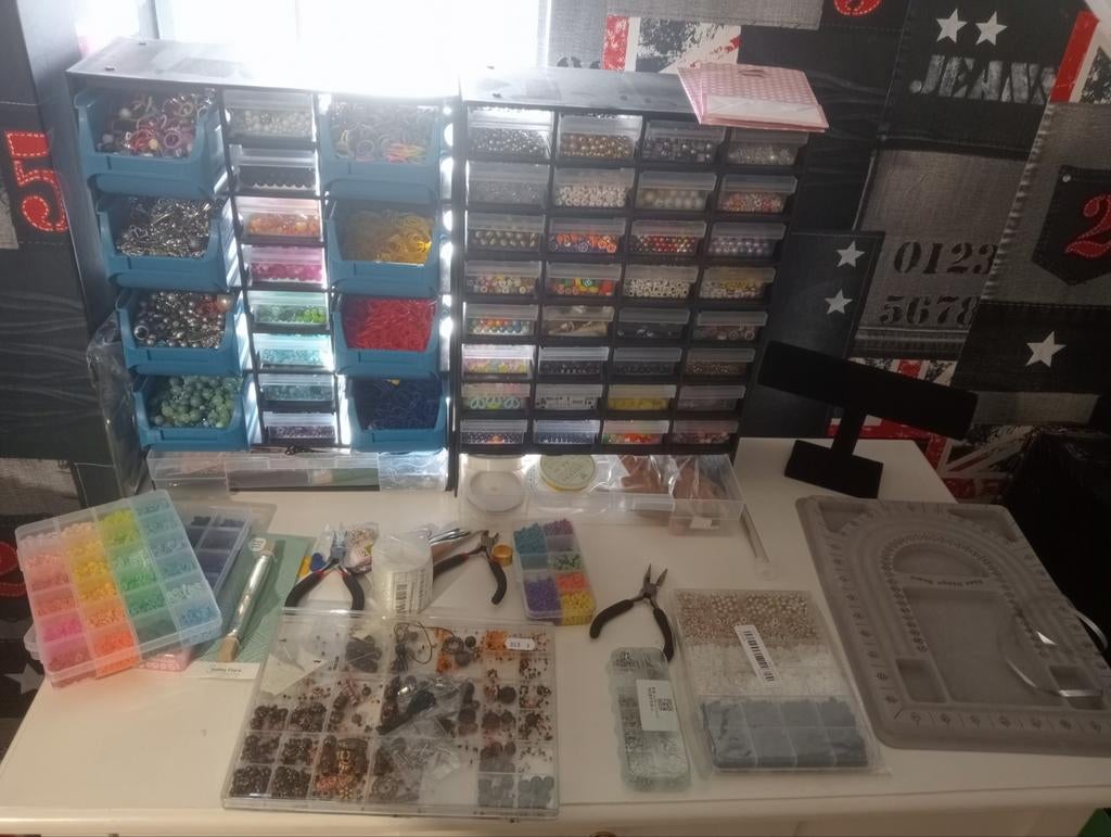 Te koop alles voor zelf sieraden te maken. 75.,00, Ophalen