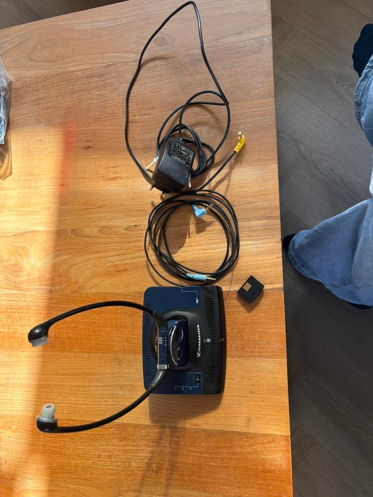 Sennheiser draadloze TV hoofdtelefoon TR840 – compleet, Audio, Tv en Foto, Koptelefoons, Zo goed als nieuw, Op oor (supra aural)