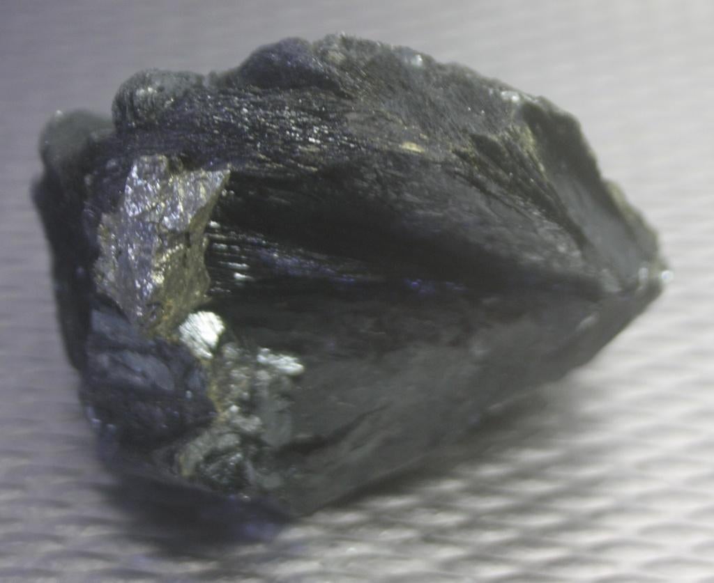 Verzamelstuk! PYRIET in Glanzend HEMATIET., Verzamelen, Mineralen en Fossielen, Ophalen of Verzenden, Overige typen