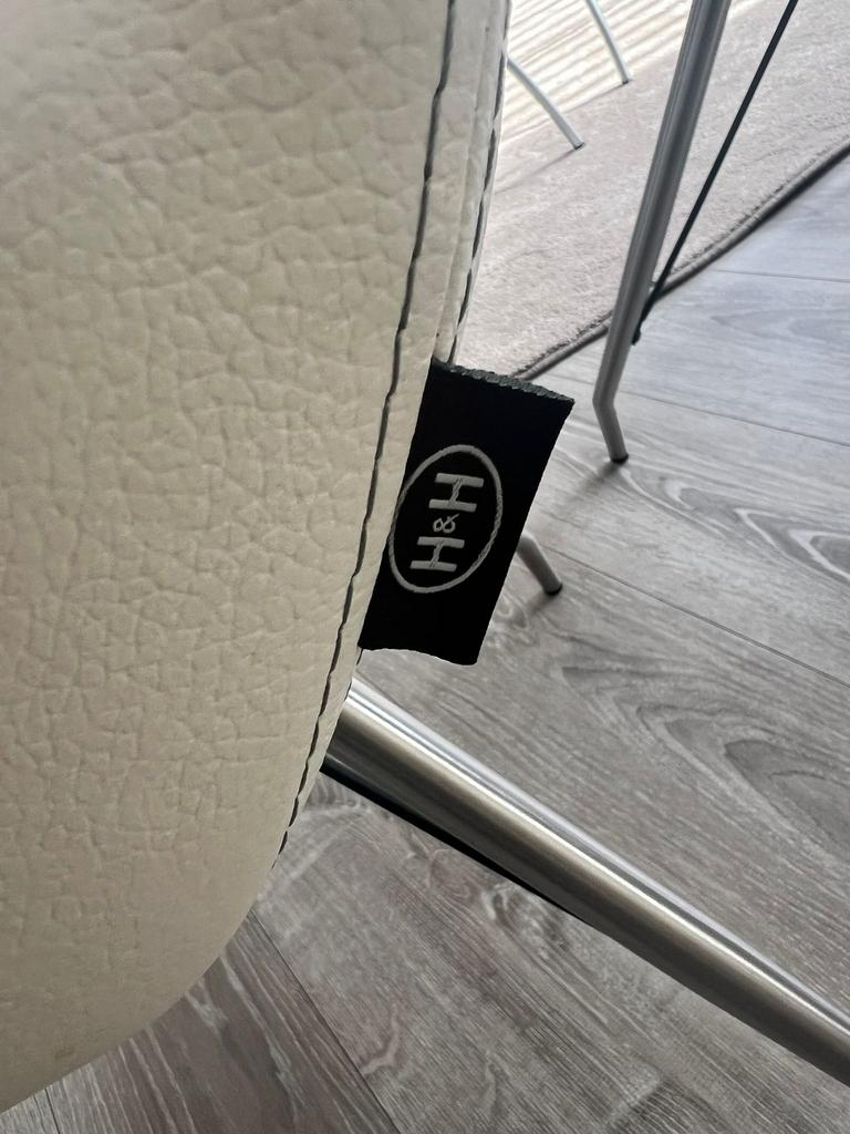 Henders&Hazel  eettafel stoelen en een poef, Huis en Inrichting, Woonaccessoires | Kamerschermen, Ophalen, Zo goed als nieuw