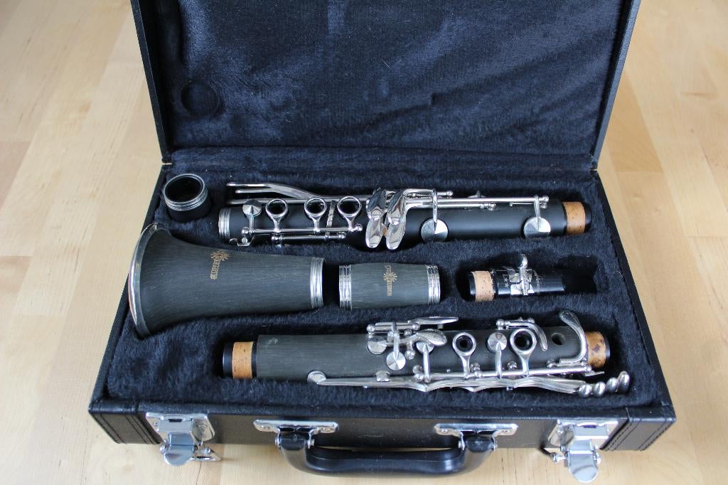 Studenten Klarinet Bb van Gear4music, Bes-klarinet, Kunststof, Gebruikt, Ophalen of Verzenden