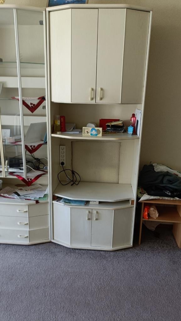 Gratis buffet kast, Huis en Inrichting, Kasten | Stellingkasten, Ophalen, Gebruikt