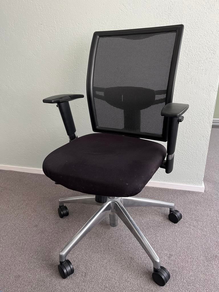 Zwarte Ergonomische Bureaustoel met Netrug, Ophalen, Zwart, Zo goed als nieuw, Bureaustoel