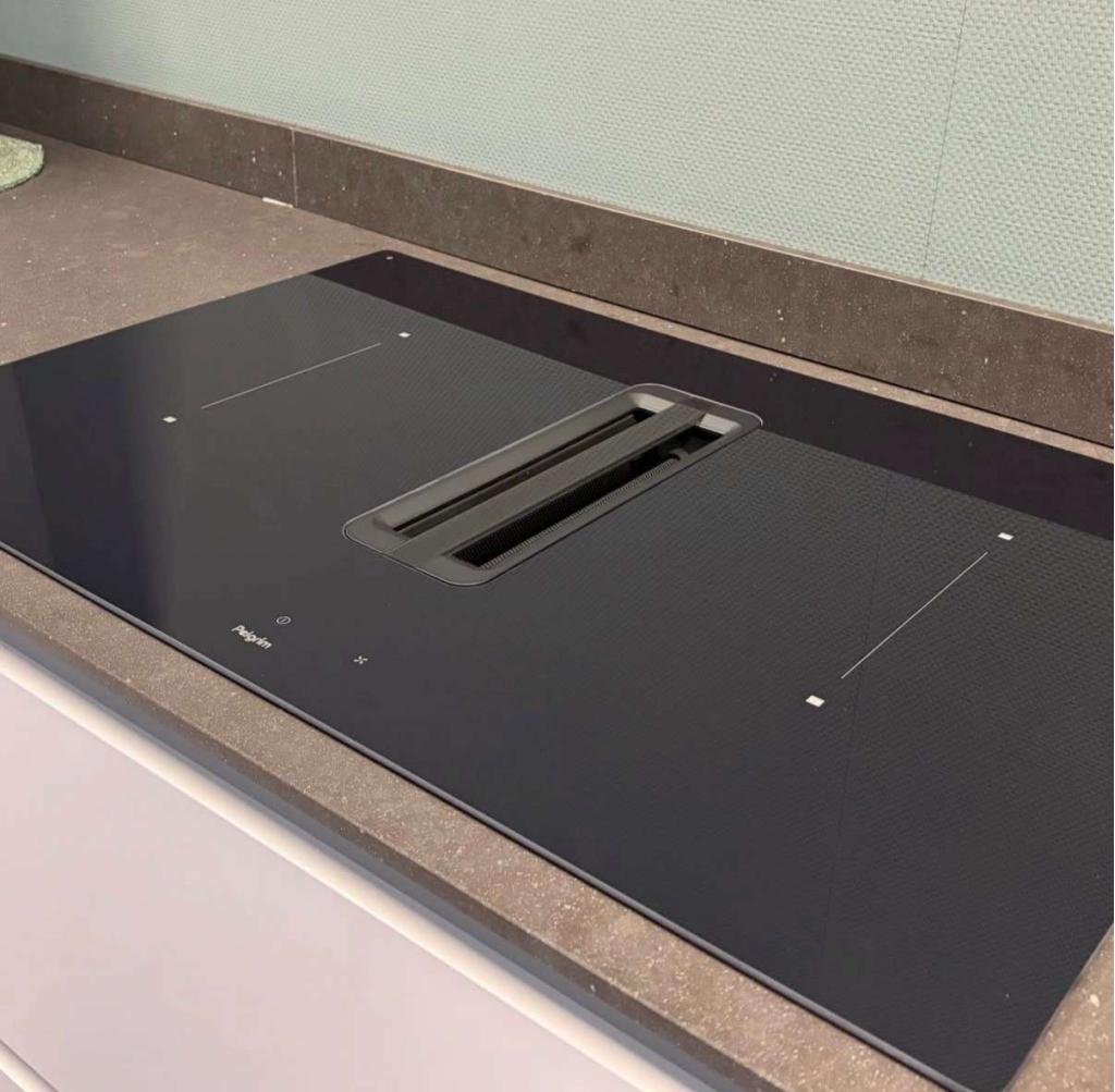 COMPLETE SHOWROOM HOEKKEUKEN VOOR SLECHTS €7499,-, Huis en Inrichting, Keuken | Complete keukens, Wit, Hoekkeuken, Niet ingevuld