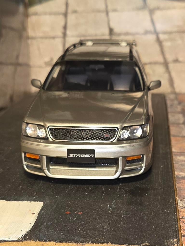 Nissan Stages Autotech Version 260-Rs, Hobby en Vrije tijd, Modelauto's | 1:18, Ophalen of Verzenden, Zo goed als nieuw, Auto