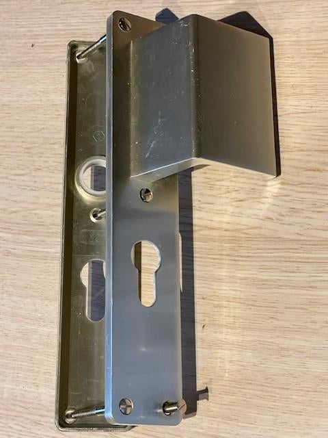 Nr.358: Hoppe voordeur schild, voordeur garnituur, greep, Ophalen of Verzenden, Metaal, 200 tot 215 cm, Buitendeur