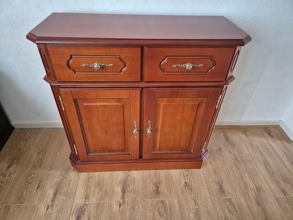Te koop prachtig 2-deurs kersenhouten dressoir, Huis en Inrichting, Ophalen, Zo goed als nieuw, 25 tot 50 cm, 50 tot 100 cm