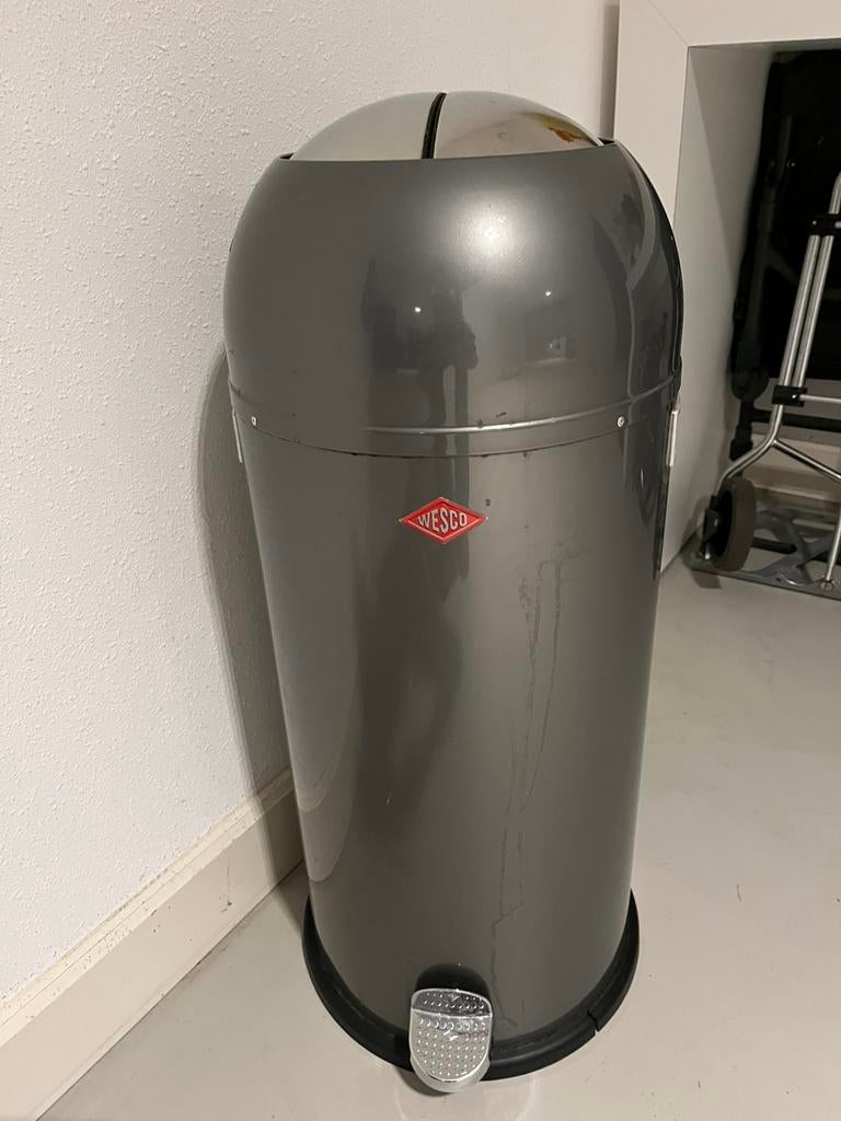 Nog zeer nette antraciet Wesco kickmaster, Ophalen, Gebruikt, Met pedaal, 40 liter of meer