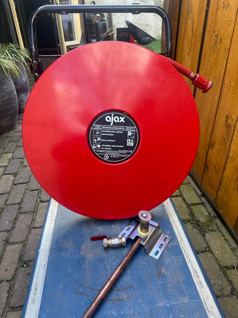 Ajax brandslanghaspel, Huis en Inrichting, Brandblussers en Brandkasten, Ophalen, Gebruikt, Brandblusser