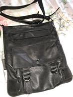 Fred de la Bretoniere zwarte schoudertas voor 25 euro., Sieraden, Tassen en Uiterlijk, Tassen | Schoudertassen, Ophalen, Gebruikt