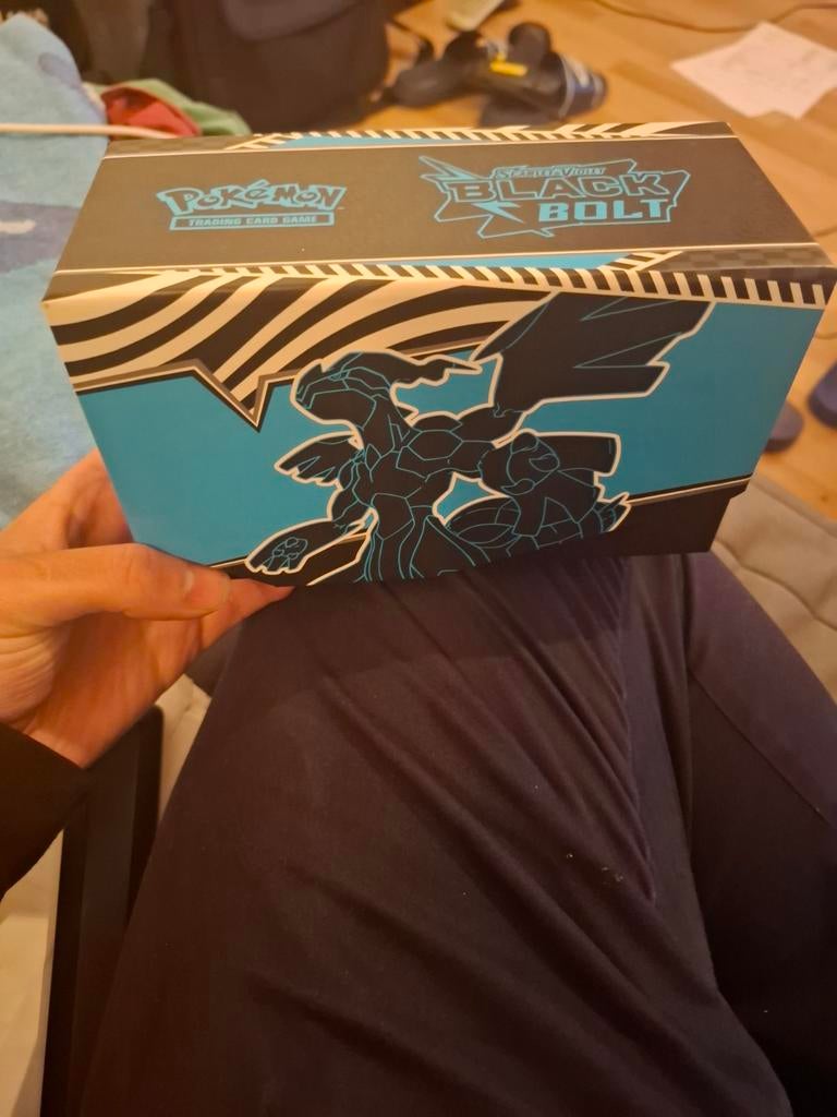 Pokemon TCG Black bolt (lege doos), Hobby en Vrije tijd, Verzamelkaartspellen | Pokémon, Ophalen of Verzenden, Zo goed als nieuw