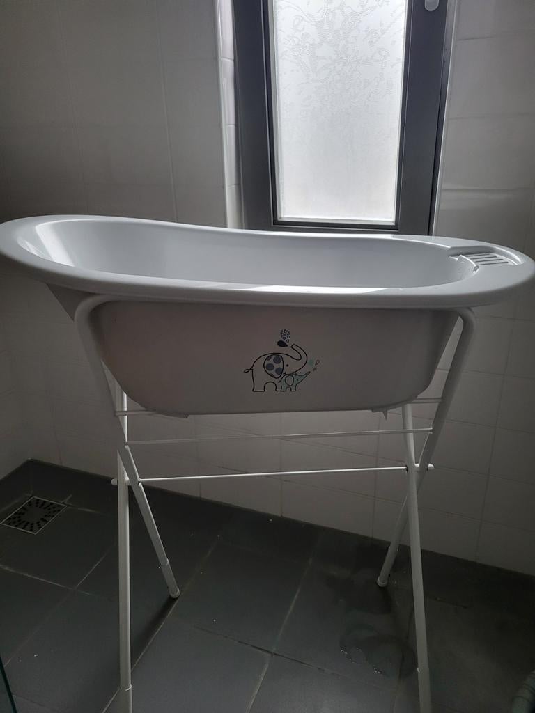 Babybadje + standaard, Kinderen en Baby's, Badjes en Verzorging, Ophalen, Gebruikt, Badje, Bébé-jou