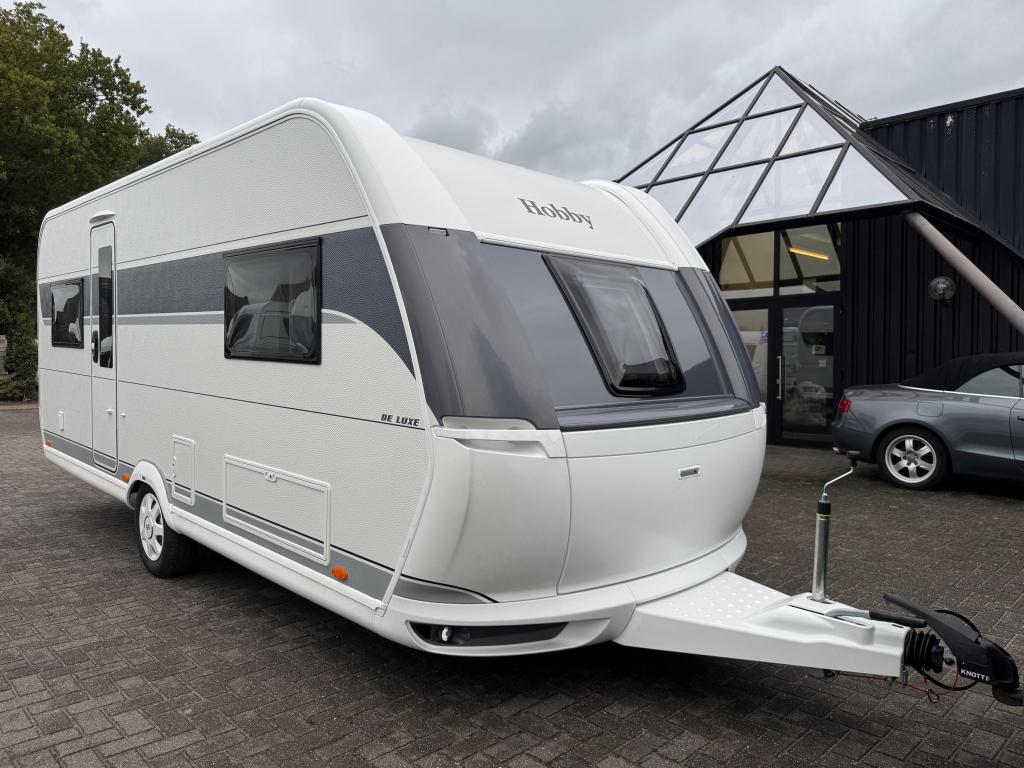 Hobby De Luxe 540 UL 2026 | Enkele bedden, Schokbreker, Rondzit, Hobby, Bedrijf