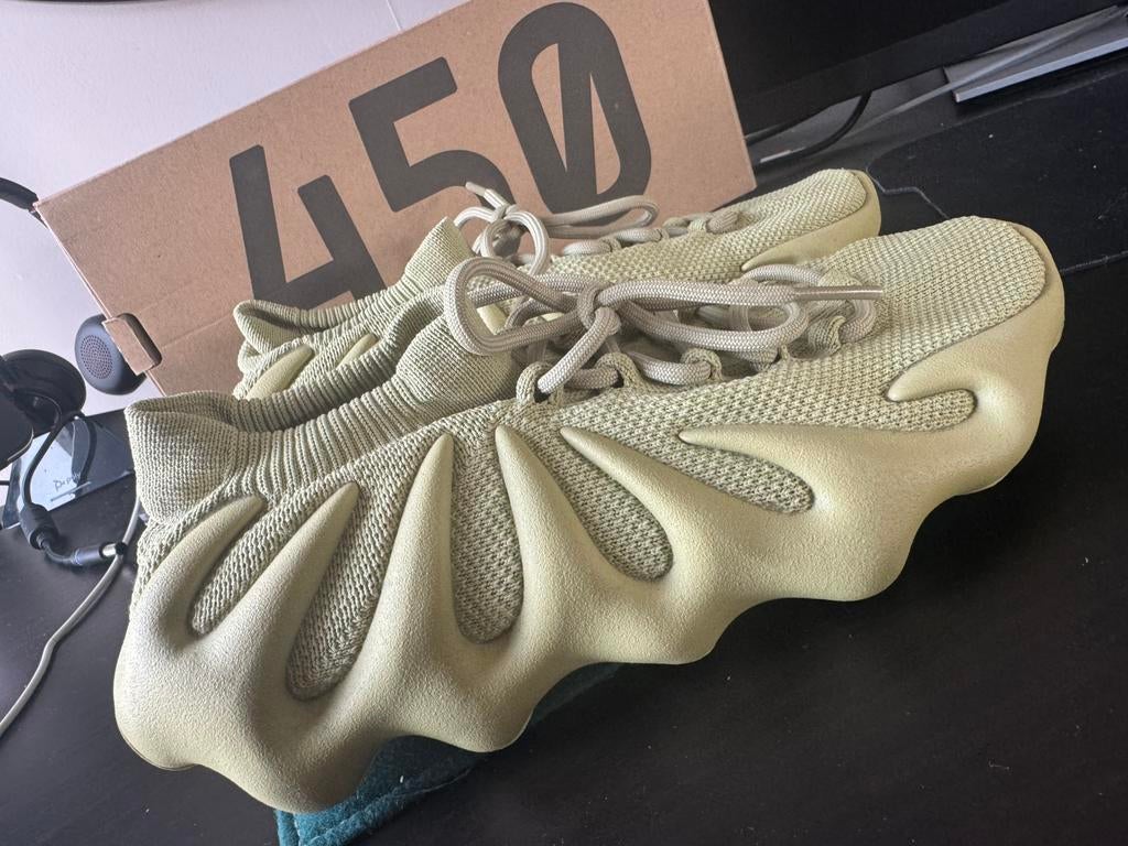 Yeezy 450 sneakers - Resin, Kleding | Heren, Schoenen, Ophalen of Verzenden, Zo goed als nieuw, Overige kleuren