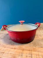 Rode gietijzeren braadpan met glazen deksel, Huis en Inrichting, Keuken | Potten en Pannen, Ophalen of Verzenden, Gebruikt, Gietijzer