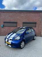 Toyota Aygo 1.0 12V  VOLLE JAAR APK NEW KOPPELING, Auto's, Voorwielaandrijving, Stof, 68 pk, Origineel Nederlands