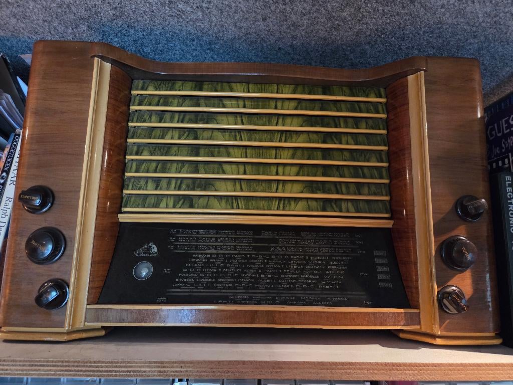 Buizenradio Hismasters Voice, Ophalen