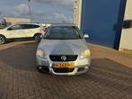 Volkswagen Polo 1.4-16V Cross, Auto's, Volkswagen, Voorwielaandrijving, Bedrijf, Handgeschakeld, Grijs