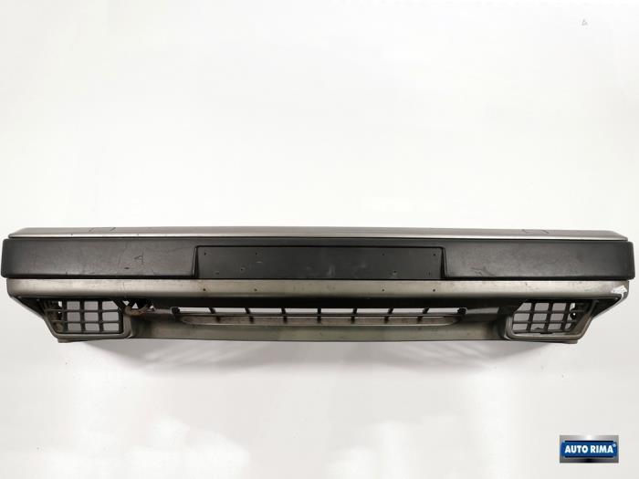 Voorbumper van een Volvo 4-Serie, Auto-onderdelen, Carrosserie en Plaatwerk, Bumper, Volvo, Gebruikt, 3 maanden garantie, Ophalen of Verzenden
