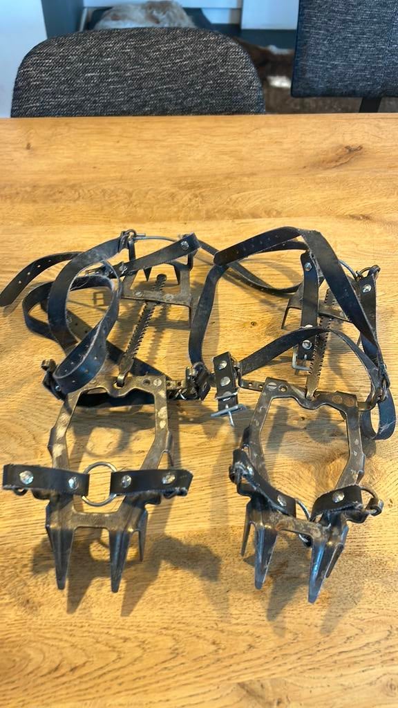 Stijgijzer set, Sport en Fitness, Bergsport en Wandelen, Verzenden, Zo goed als nieuw, Schoenen