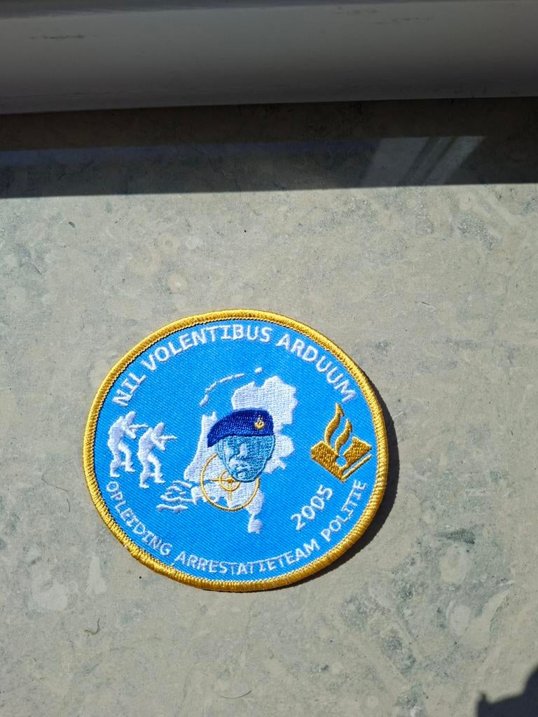 Politie patch Opleiding Arrestatieteam 2005, Verzamelen, Verzenden, Nederland, Embleem of Badge