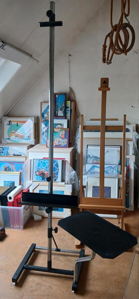 Zwarte metalen schildersezel met tafel & STUDIO-EZEL, Hobby en Vrije tijd, Schilderen, Ezel, Ophalen