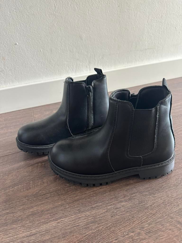 Primark boots, Kinderen en Baby's, Kinderkleding | Schoenen en Sokken, Jongen of Meisje, Nieuw, Ophalen of Verzenden, Laarzen